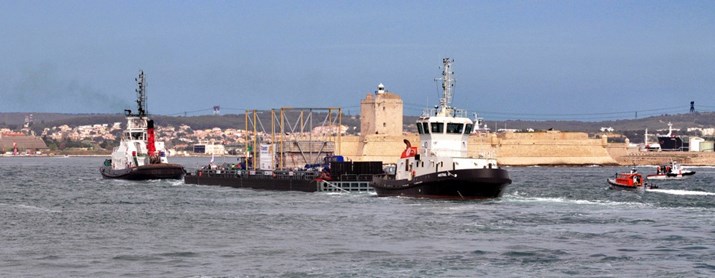 Just before entering the narrow Canal de Caronte, which connects the Mediterranean to the inland sea Étang de Berre, the barge passes the old Fort de Bouc lighthouse.